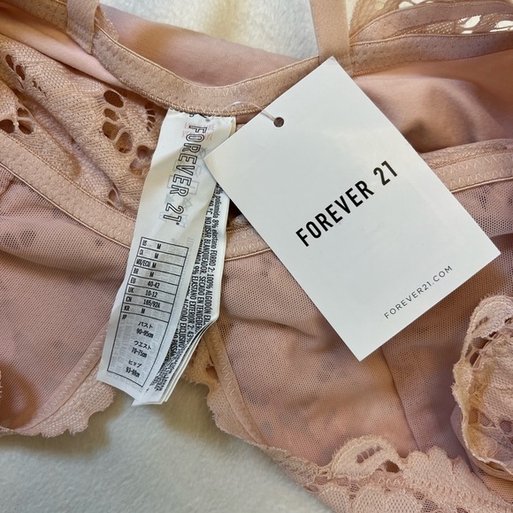 Forever 21 Blush Lace Bodysuit Size Large - Picture 2 of 6